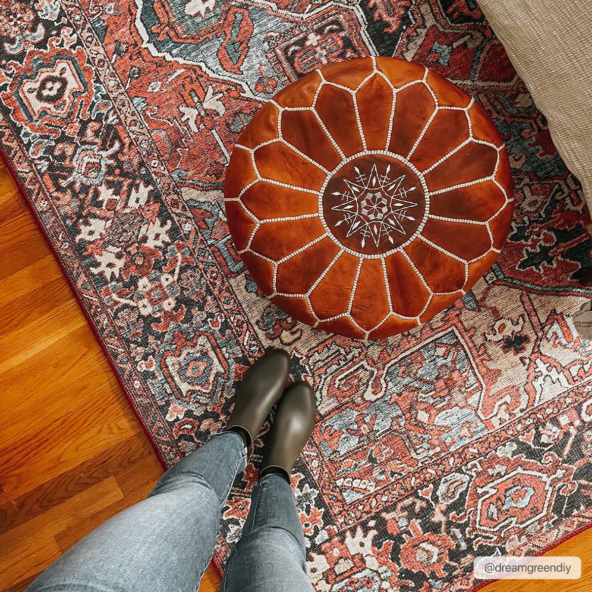 Neyland Traditional Area Rug
