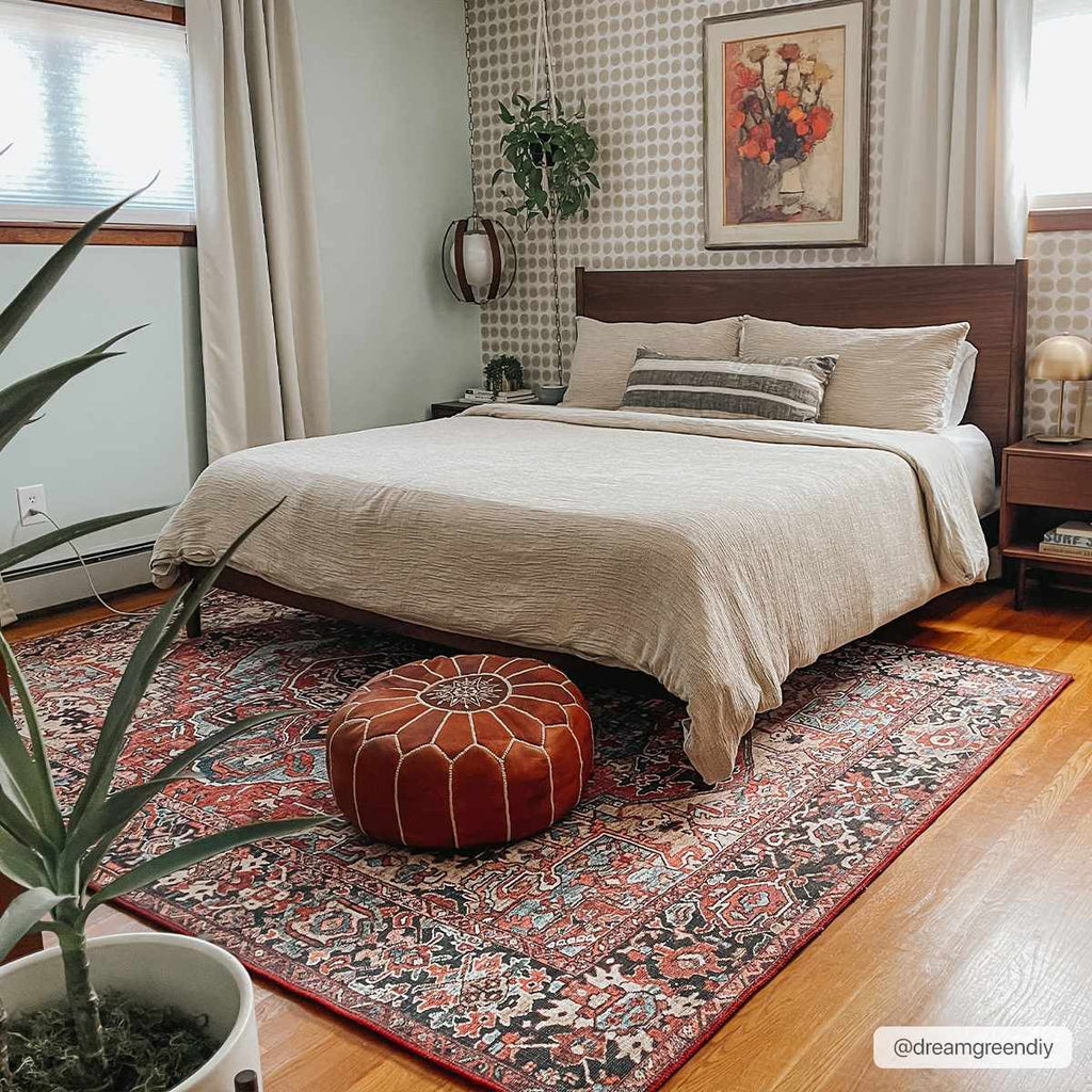 Neyland Traditional Area Rug