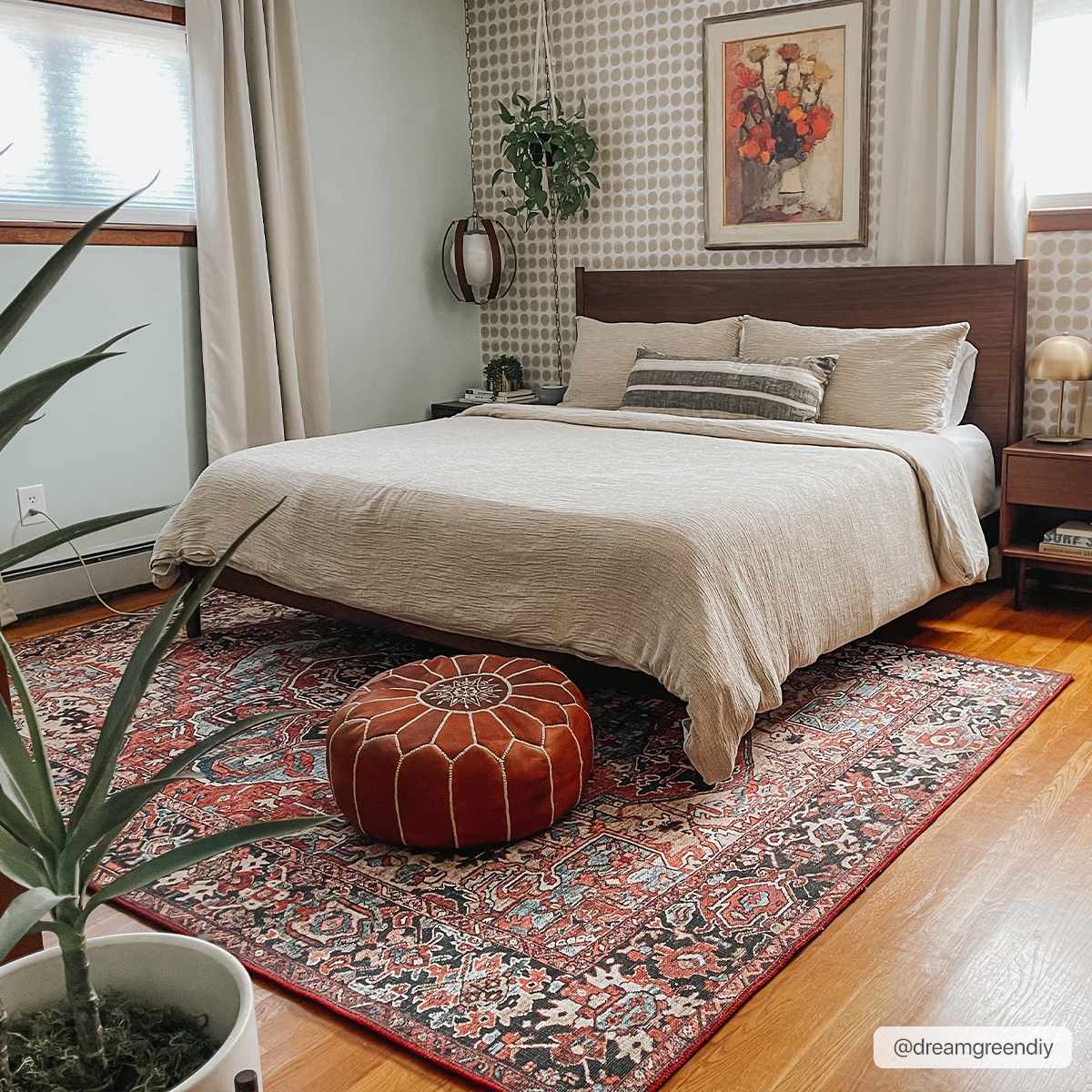 Neyland Traditional Area Rug