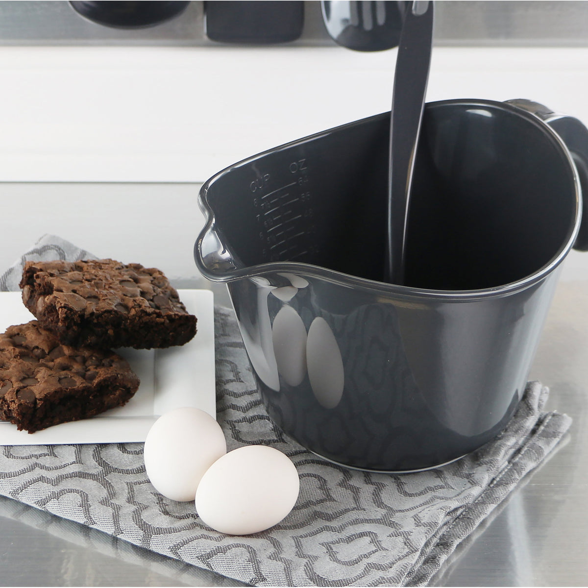 Reston Lloyd Melamine Batter Bowl with Pour Spout and Detachable Handle, Charcoal