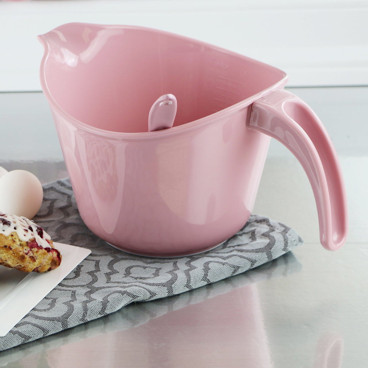 Reston Lloyd Melamine Batter Bowl with Pour Spout and Detachable Handle, Pink