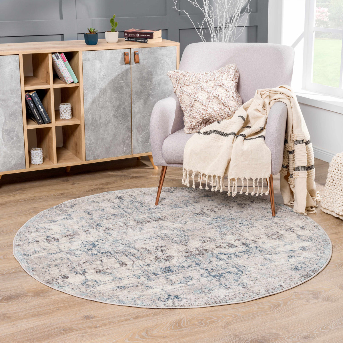 Orrick Traditional Area Rug