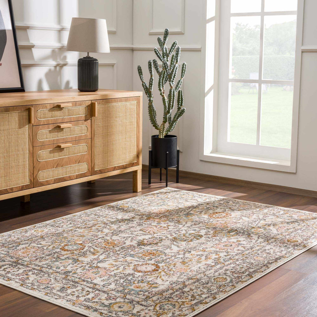 Herstmonceux Traditional Area Rug