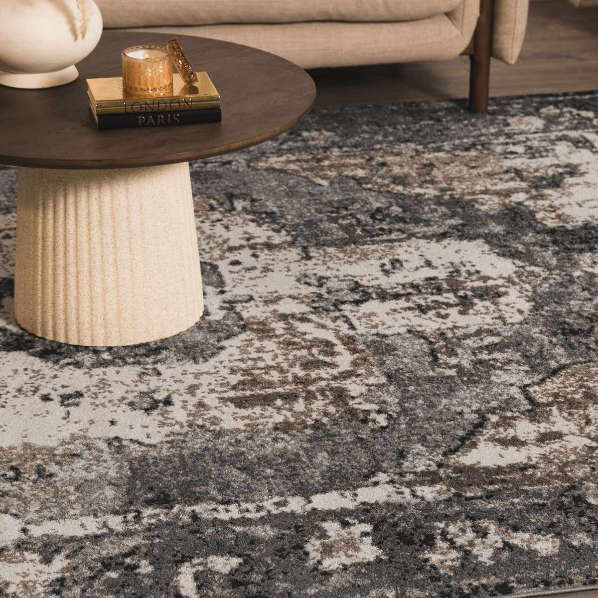 Newalla Traditional Area Rug