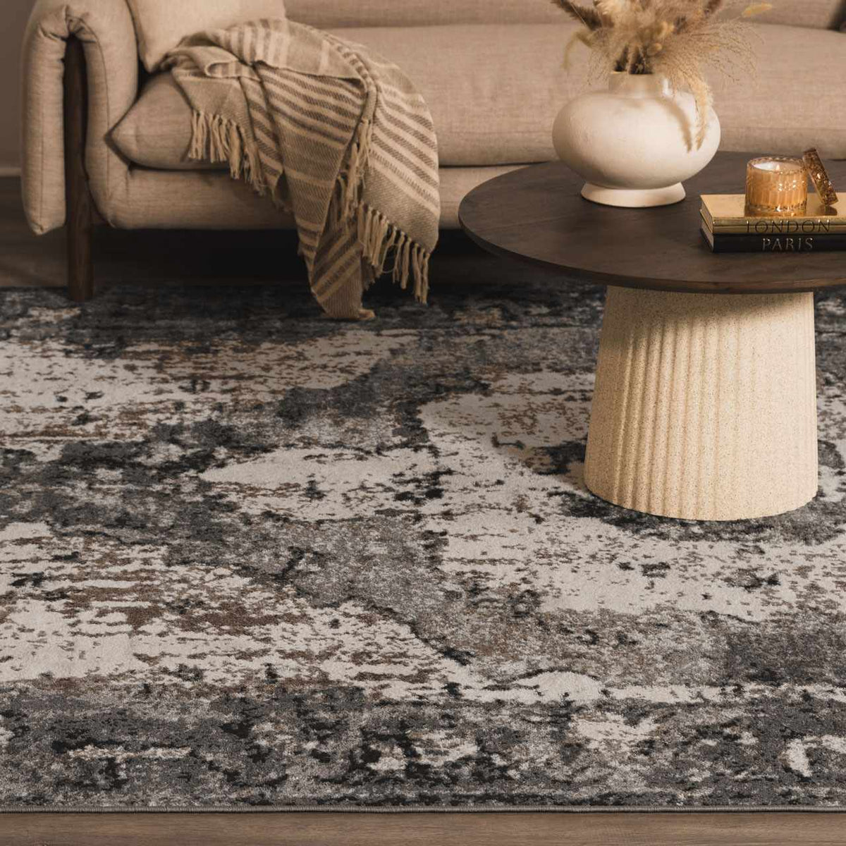 Newalla Traditional Area Rug