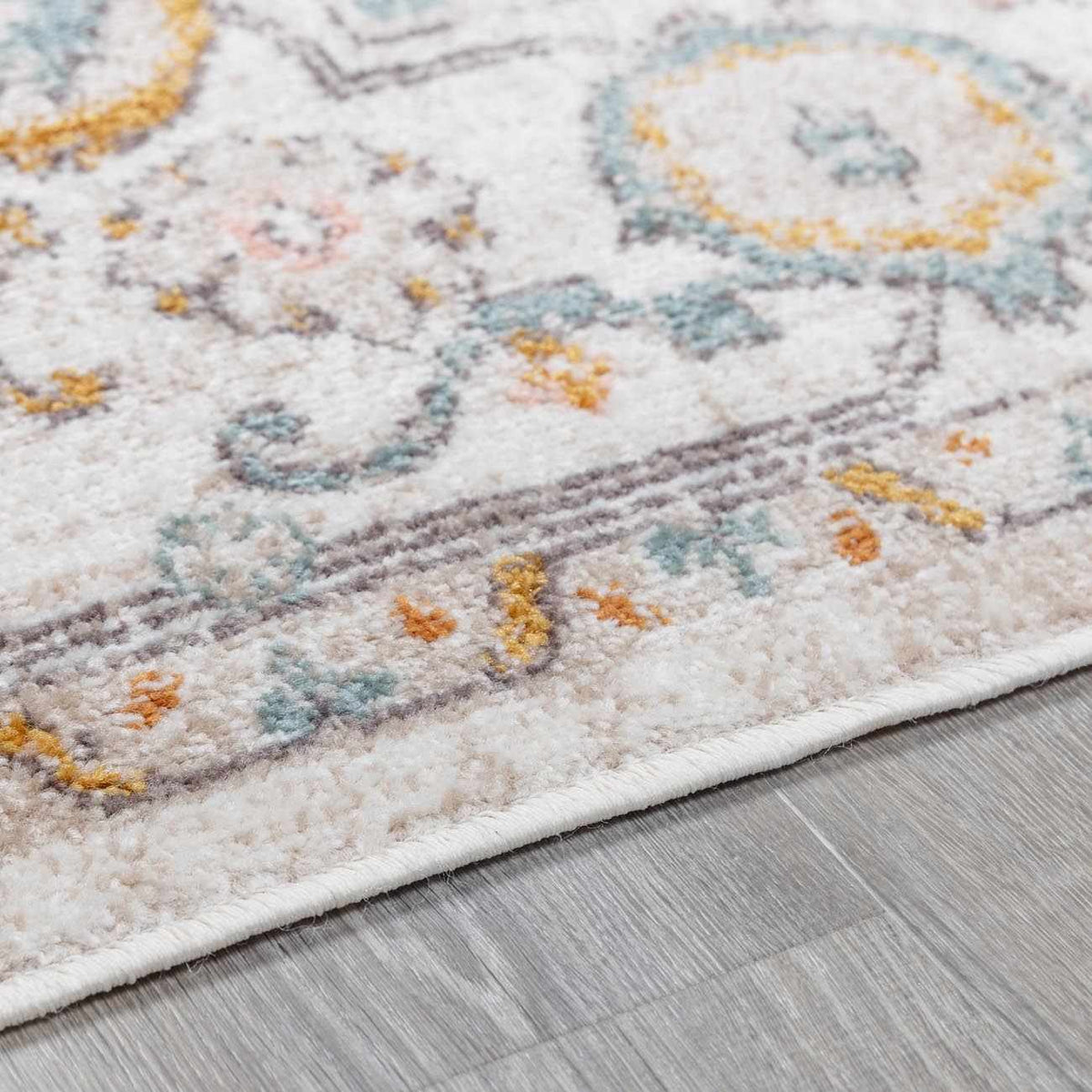 Herstmonceux Traditional Area Rug