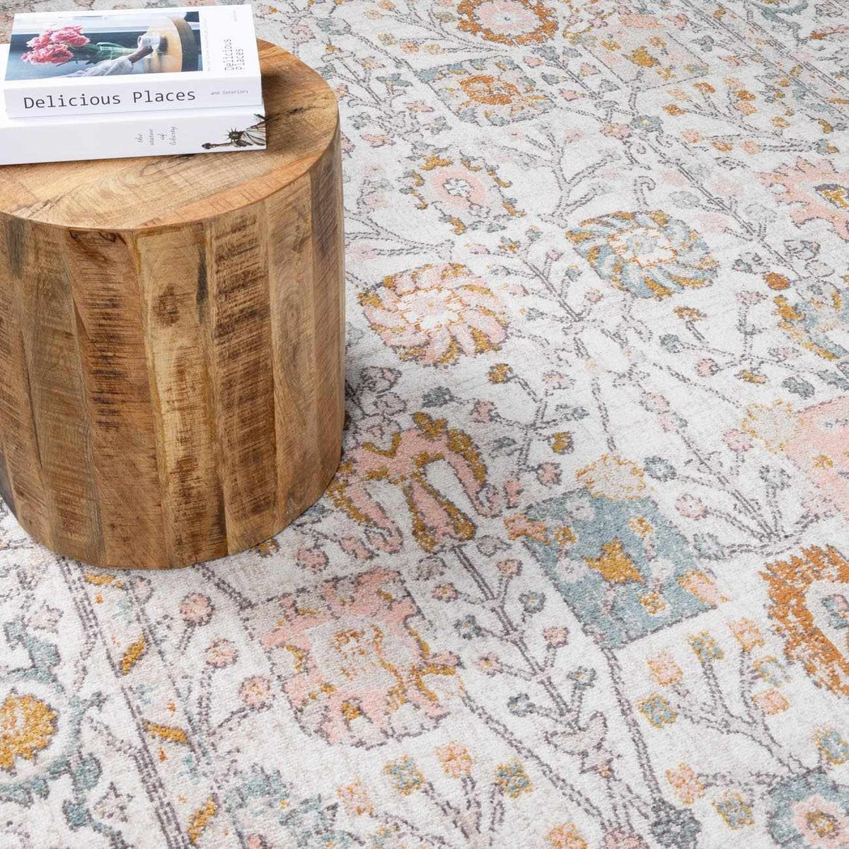 Herstmonceux Traditional Area Rug