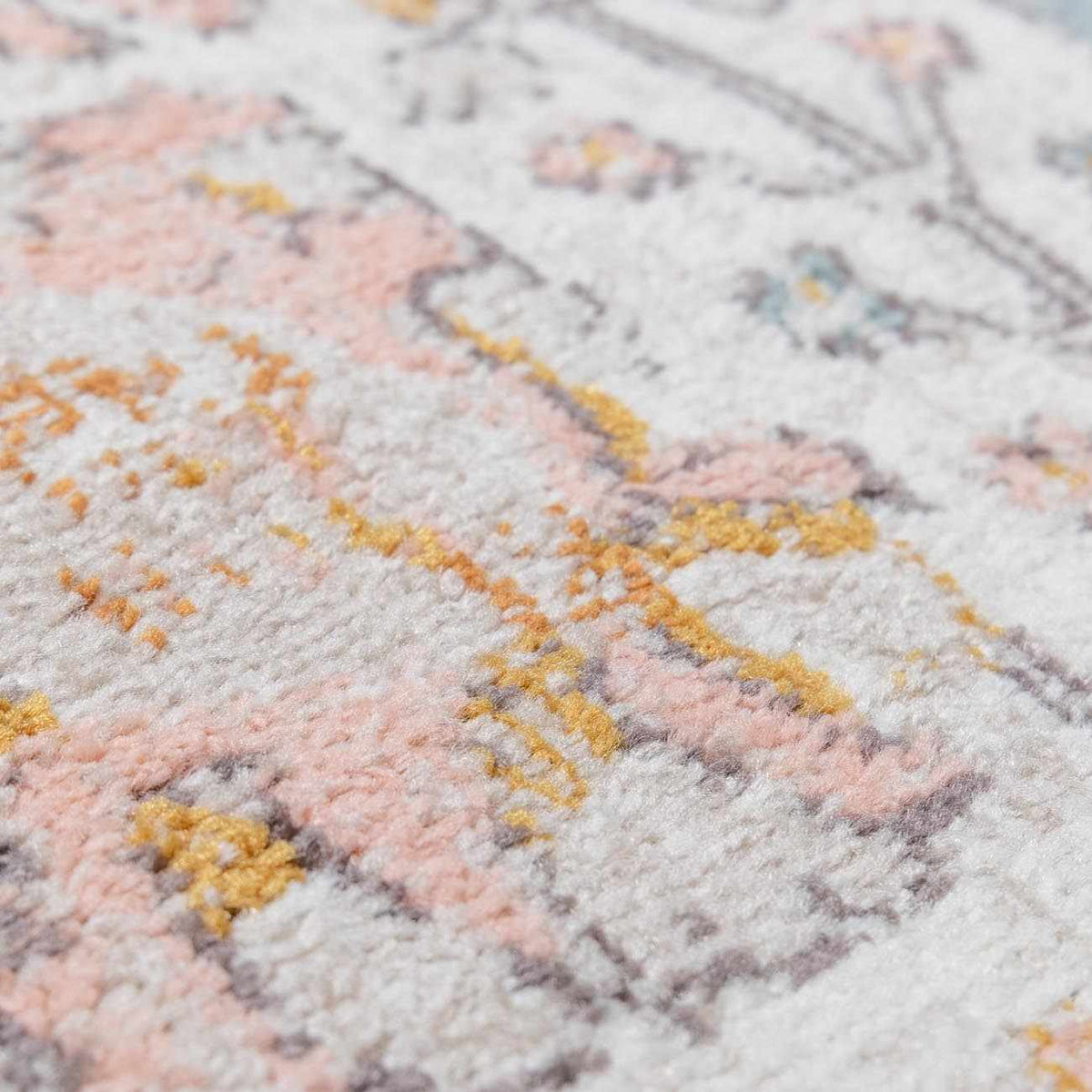 Herstmonceux Traditional Area Rug
