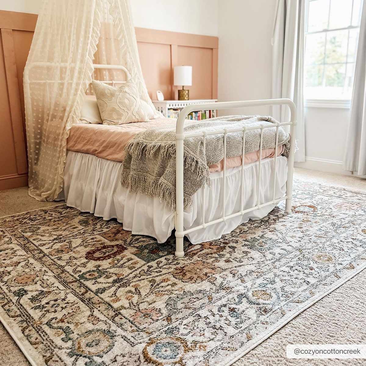 Herstmonceux Traditional Area Rug