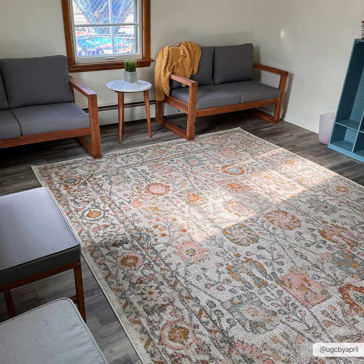 Herstmonceux Traditional Area Rug