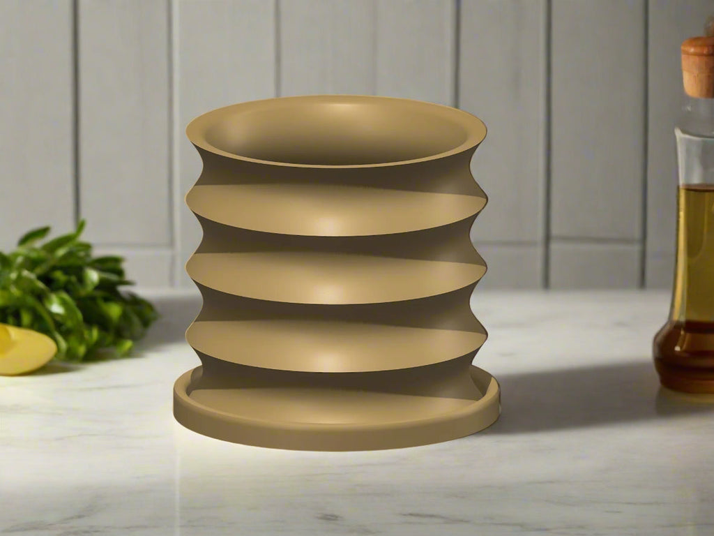 BRIM Wavy 3D-Printed Indoor Planter with Drainage