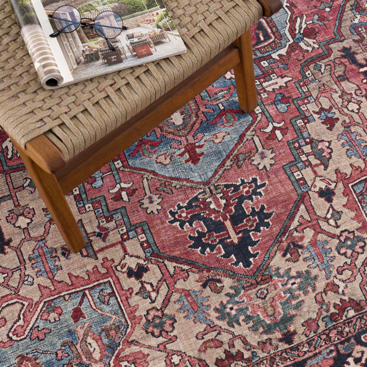 Neyland Traditional Area Rug