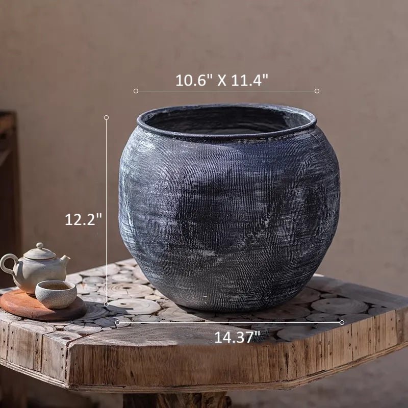Sierra Round Magnesium Clay Planter