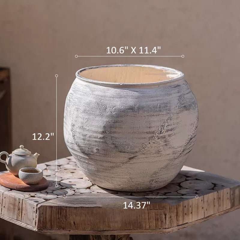 Sierra Round Magnesium Clay Planter