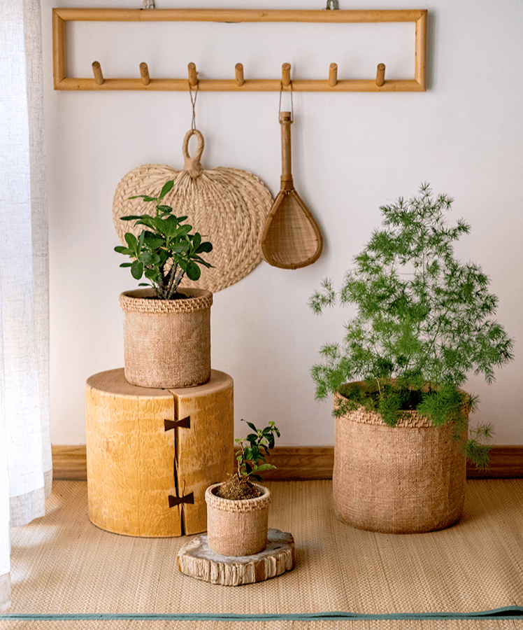 Straw-Look Concrete Planter