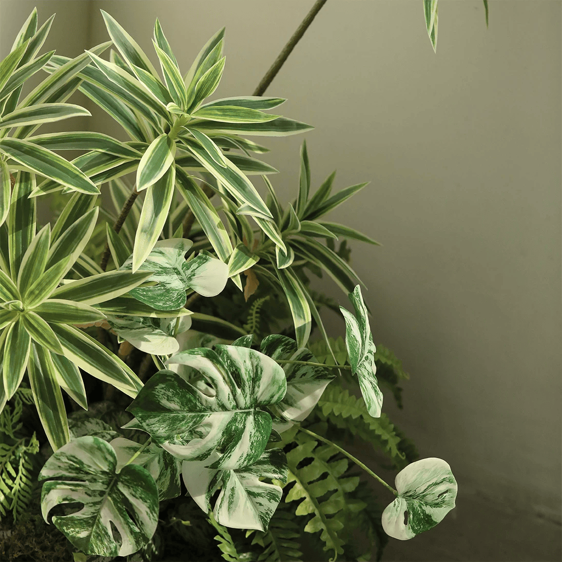 Artificial Variegated Monstera Root Pick – 17.3"