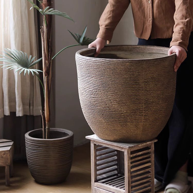 Vintage-Style Magnesia Outdoor Planter