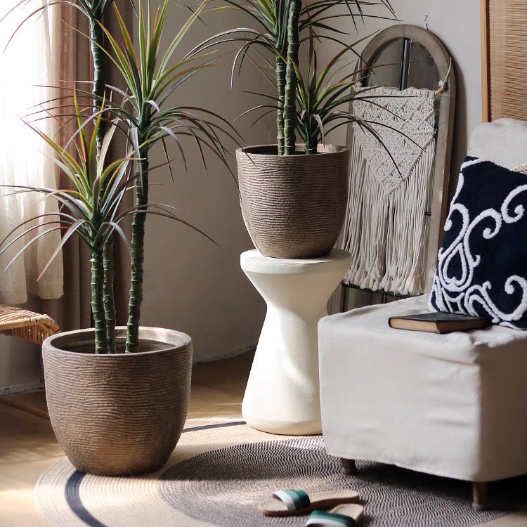 Vintage-Style Magnesia Outdoor Planter