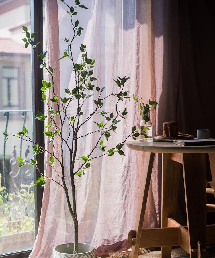 Artificial Green Leaf Tree in Pot