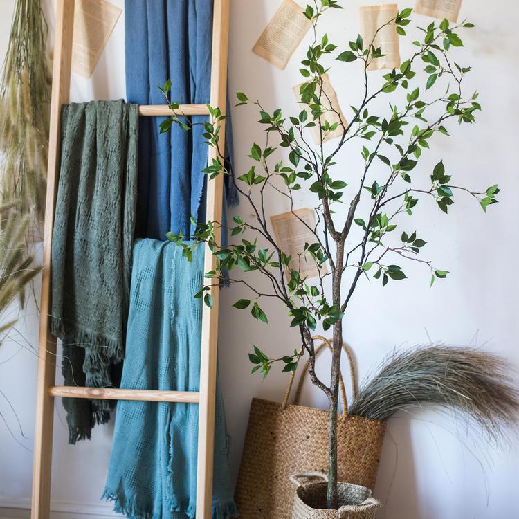 Artificial Green Leaf Tree in Pot