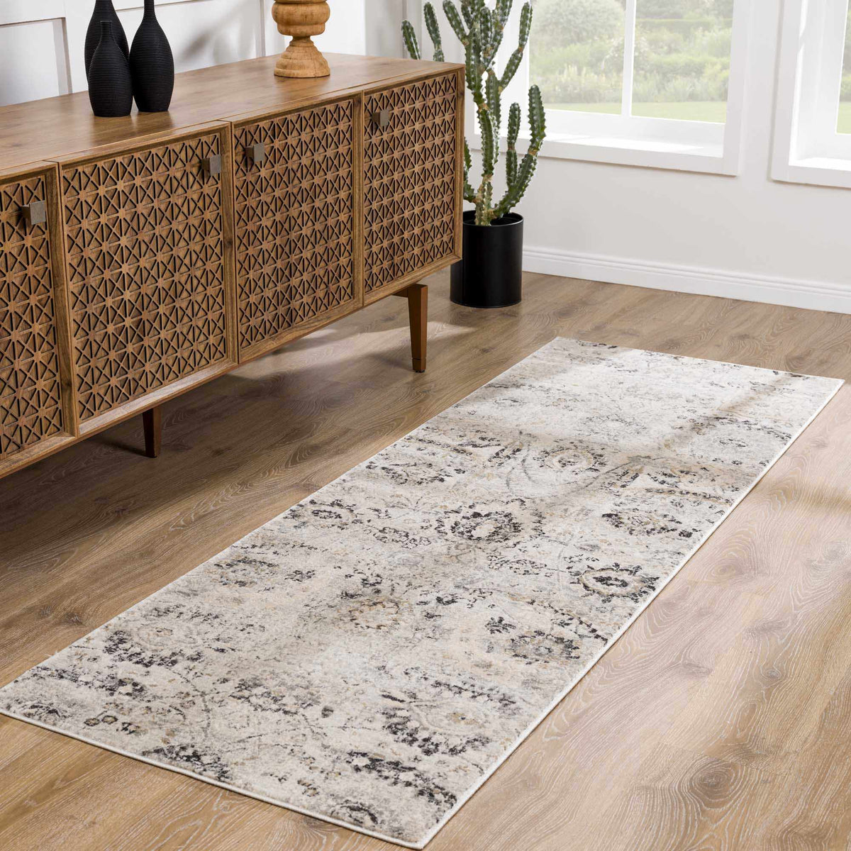 Georgiana Traditional Area Rug