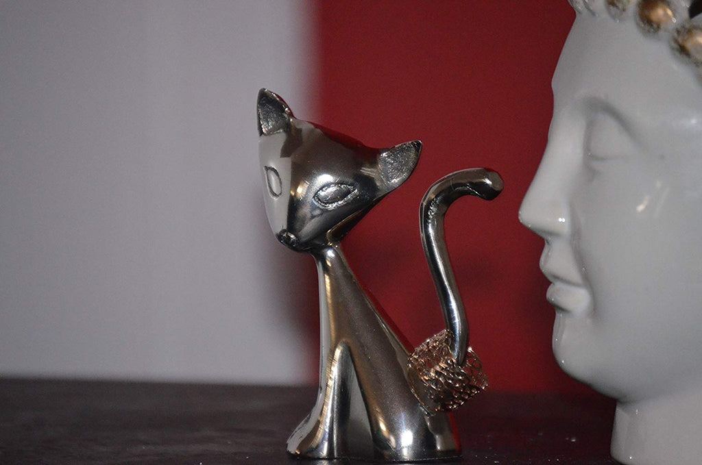 Vibhsa Cat Ring Holder (Silver)